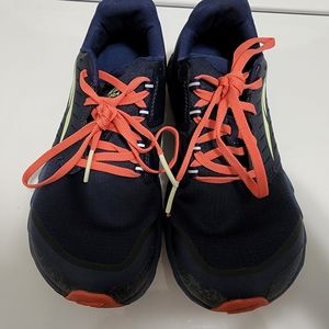 Altra Women's Superior 5 Size 8